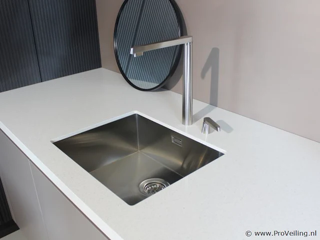 Nolte eilandkeuken met spoelwand en apparatenwand matrix 150 neo - afbeelding 28 van  70