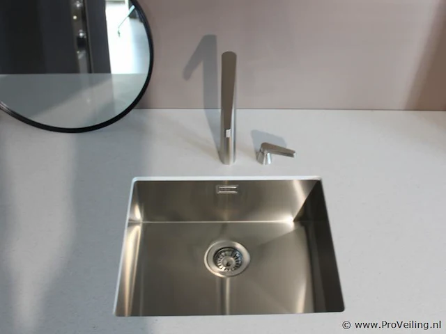 Nolte eilandkeuken met spoelwand en apparatenwand matrix 150 neo - afbeelding 29 van  70