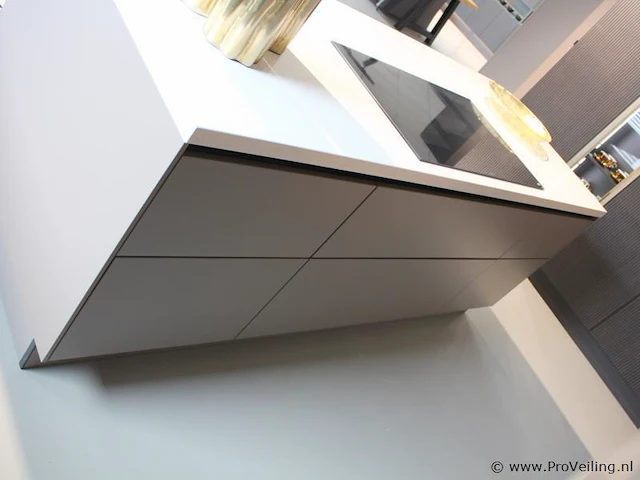 Nolte eilandkeuken met spoelwand en apparatenwand matrix 150 neo - afbeelding 45 van  70