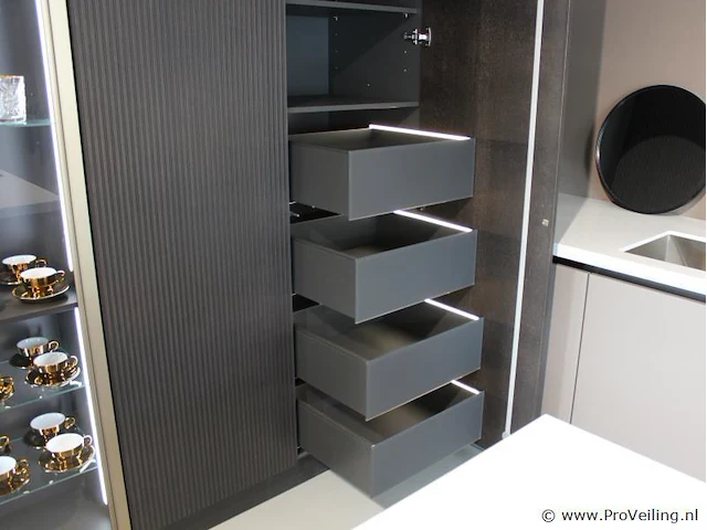 Nolte eilandkeuken met spoelwand en apparatenwand matrix 150 neo - afbeelding 57 van  70
