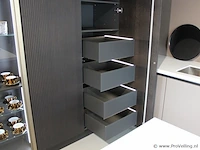 Nolte eilandkeuken met spoelwand en apparatenwand matrix 150 neo - afbeelding 57 van  70