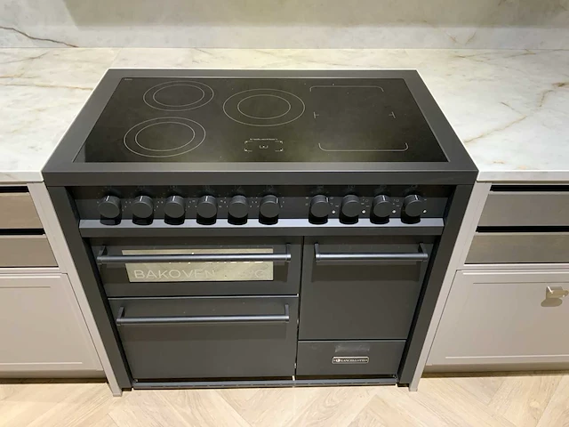 Nolte / novy / lancelotti / whirlpool tumbes c-07 / puentex 572 l vormig keukenopstelling met wandmeubel - afbeelding 4 van  55