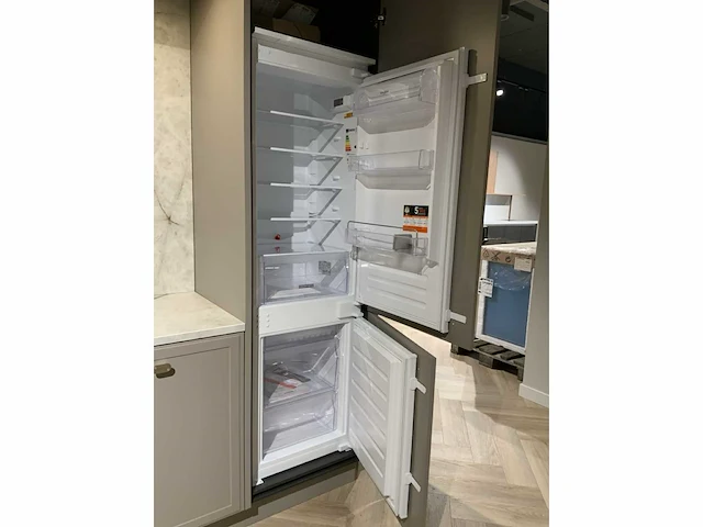 Nolte / novy / lancelotti / whirlpool tumbes c-07 / puentex 572 l vormig keukenopstelling met wandmeubel - afbeelding 16 van  55