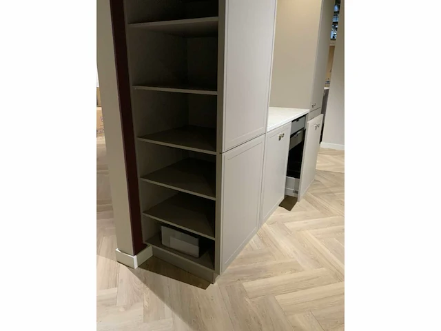Nolte / novy / lancelotti / whirlpool tumbes c-07 / puentex 572 l vormig keukenopstelling met wandmeubel - afbeelding 27 van  55