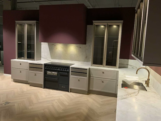 Nolte / novy / lancelotti / whirlpool tumbes c-07 / puentex 572 l vormig keukenopstelling met wandmeubel - afbeelding 34 van  55