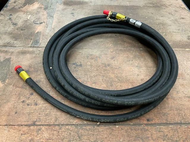 Non metalic hose assembly (3x) - afbeelding 1 van  4