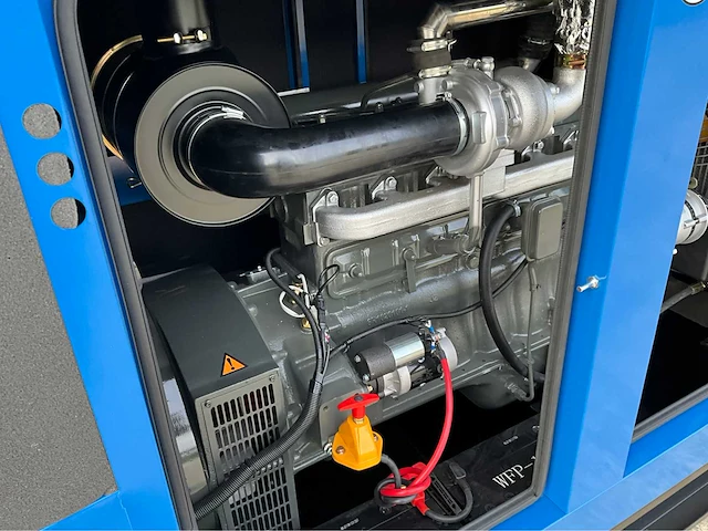 Noodstroom aggregaat / generator 165 kva - 6 cilinder dieselmotor - afbeelding 21 van  22