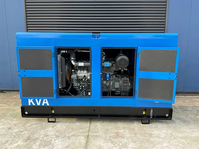 Noodstroom aggregaat / generator 165 kva / 6 cilinder dieselmotor - afbeelding 4 van  22