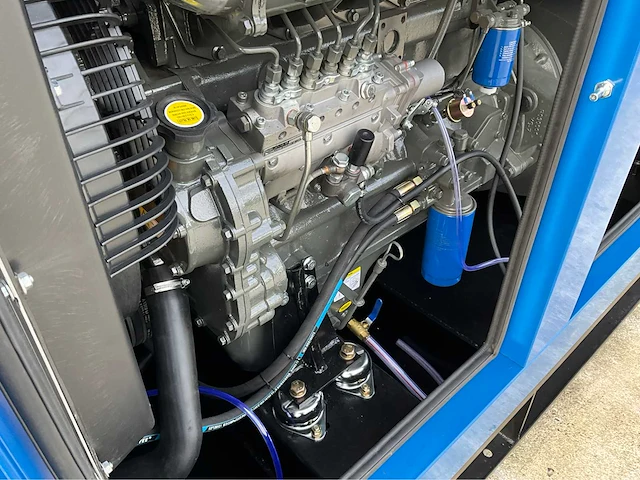 Noodstroom aggregaat / generator 165 kva / 6 cilinder dieselmotor - afbeelding 5 van  22