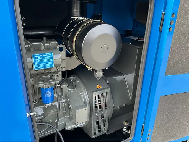 Noodstroom aggregaat / generator 165 kva / 6 cilinder dieselmotor - afbeelding 8 van  22