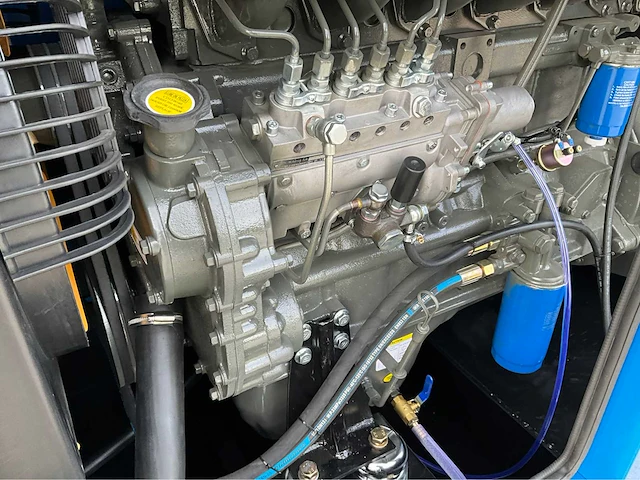 Noodstroom aggregaat / generator 176 kva - 6 cilinder dieselmotor - afbeelding 17 van  18