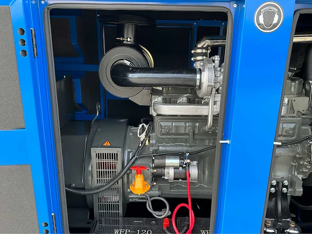 Noodstroom aggregaat / generator 176 kva / 6 cilinder dieselmotor - afbeelding 2 van  18