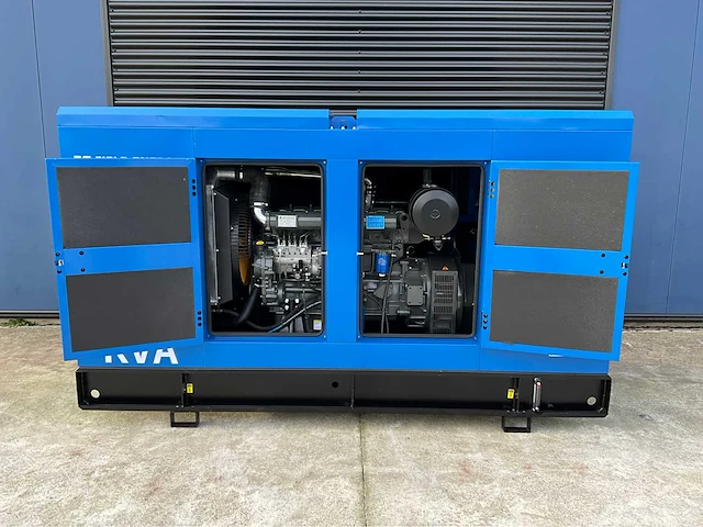 Noodstroom aggregaat / generator 176 kva / 6 cilinder dieselmotor - afbeelding 3 van  18