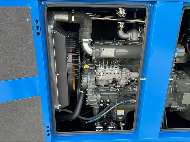 Noodstroom aggregaat / generator 176 kva / 6 cilinder dieselmotor - afbeelding 4 van  18
