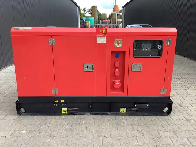 Noodstroom aggregaat / generator diesel 20 kva - afbeelding 1 van  17