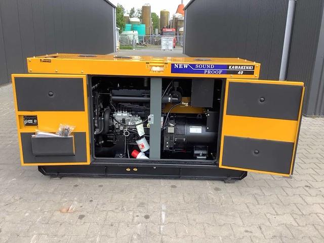 Noodstroom aggregaat / generator diesel 40 kva - afbeelding 15 van  18