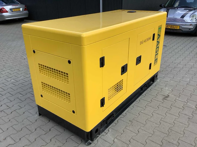 Noodstroom aggregaat / generator diesel 48 kva - afbeelding 11 van  15