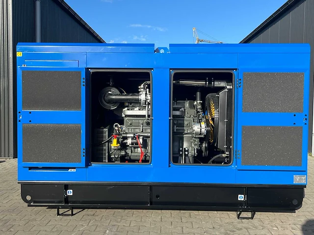 Noodstroomaggregaat 110 kva / 6 cilinder dieselmotor - afbeelding 3 van  23