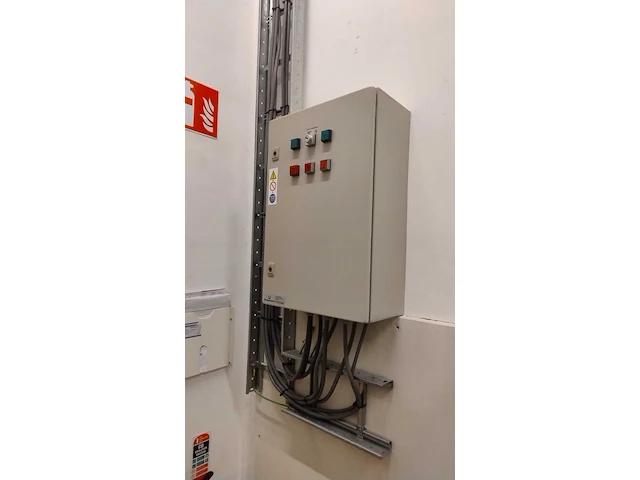 Noodstroomaggregaat 150 kva bredenoord, urenstand 90h. - afbeelding 22 van  37