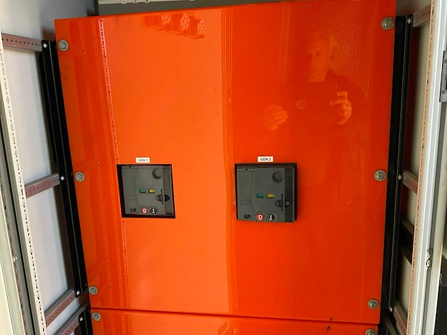 Noodstroomaggregaat 2x 250 kva - afbeelding 9 van  25