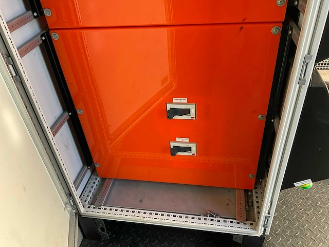 Noodstroomaggregaat 2x 250 kva - afbeelding 10 van  25