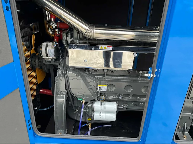 Noodstroomaggregaat 385 kva / 6 cilinder dieselmotor - afbeelding 3 van  24