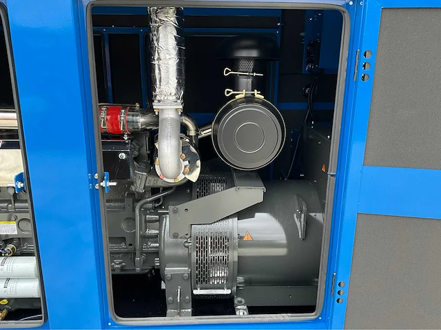 Noodstroomaggregaat 385 kva / 6 cilinder dieselmotor - afbeelding 5 van  24