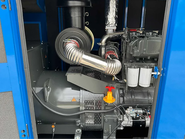 Noodstroomaggregaat 385 kva / 6 cilinder dieselmotor - afbeelding 11 van  24