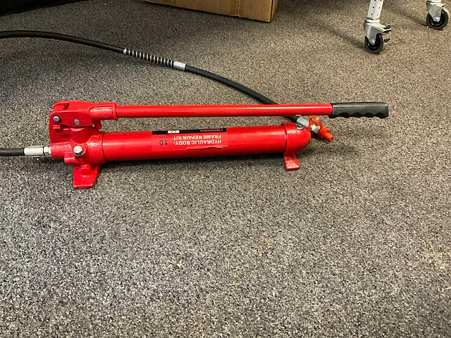 Noorma 10t hydraulische handpomp - afbeelding 2 van  5