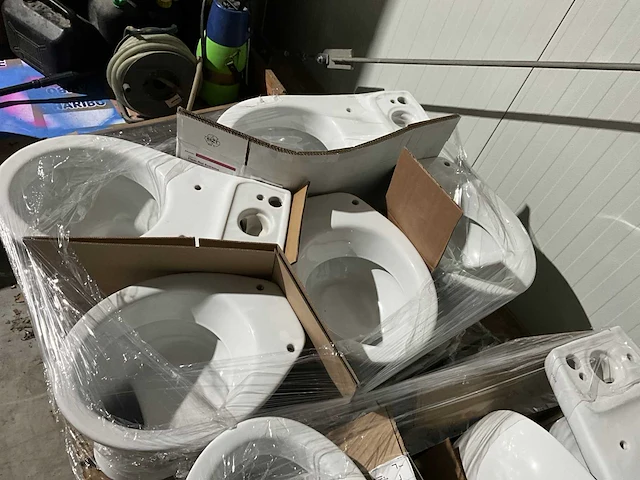 Norm & vitra - staande - toiletten en wastafels (12x) - afbeelding 3 van  8