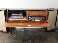 Nostalgisch authentiek audiomeubel philips met ingebouwde radio am/fm en 2 bijbehorende boxen. exclusief pl... - afbeelding 2 van  3