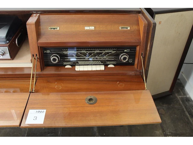 Nostalgisch authentiek audiomeubel philips met ingebouwde radio am/fm en 2 bijbehorende boxen. exclusief pl... - afbeelding 3 van  3