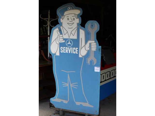 Nostalgisch stoepbord mercedes benz. hoogte 180 cm. - afbeelding 2 van  3