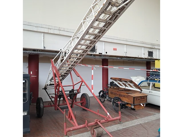 Nostalgische brandweerladder - afbeelding 12 van  26