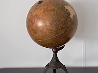Nostalgische globe op standaard - afbeelding 3 van  10