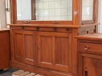Nostalgische laboratorium kast met werkbanken - afbeelding 10 van  24