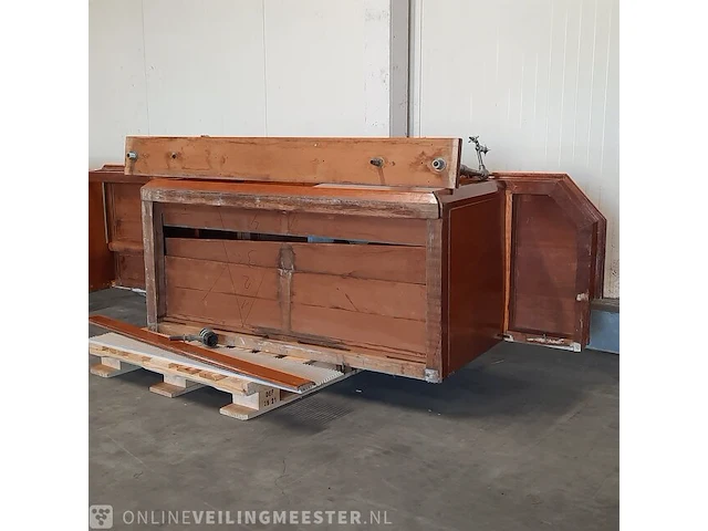 Nostalgische laboratorium kast met werkbanken - afbeelding 21 van  24