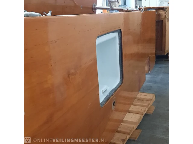 Nostalgische laboratorium kast met werkbanken - afbeelding 24 van  24
