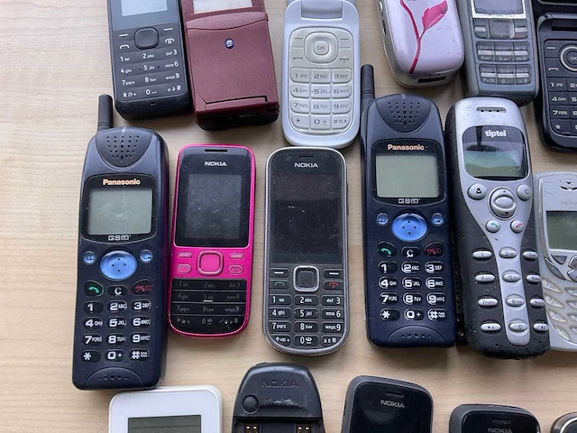Nostalgische mobiele telefoon (25x) - afbeelding 4 van  7