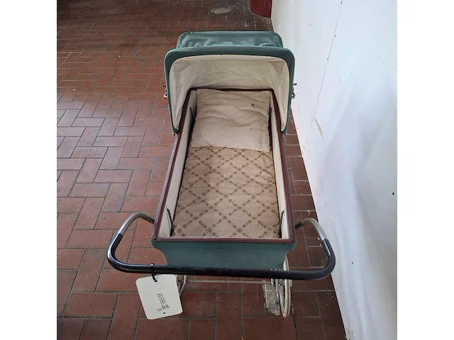 Nostalgische poppen wandelwagen - afbeelding 4 van  8