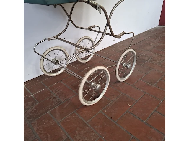 Nostalgische poppen wandelwagen - afbeelding 8 van  8