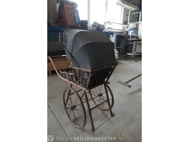 Nostalgische poppenwagen - afbeelding 5 van  8