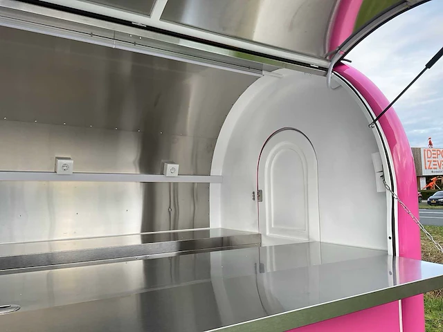 Novada - foodtrailer - afbeelding 3 van  37