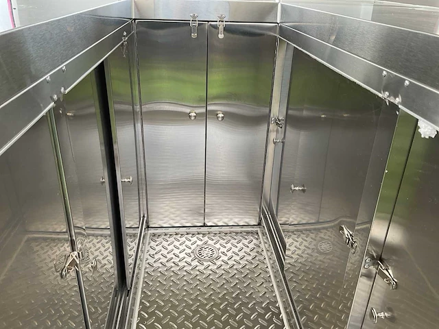 Novada - foodtrailer - afbeelding 13 van  37
