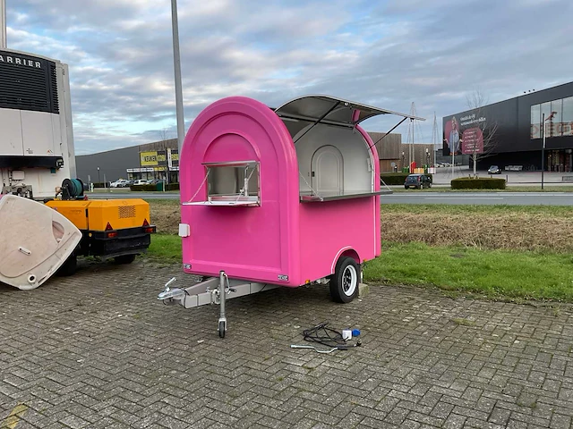 Novada - foodtrailer - afbeelding 12 van  37