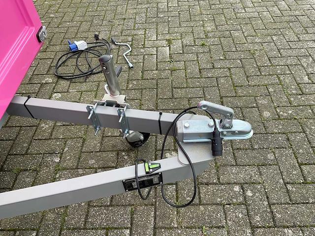 Novada - foodtrailer - afbeelding 27 van  37