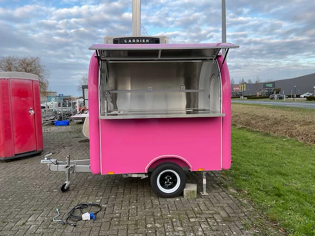 Novada - foodtrailer - afbeelding 32 van  37