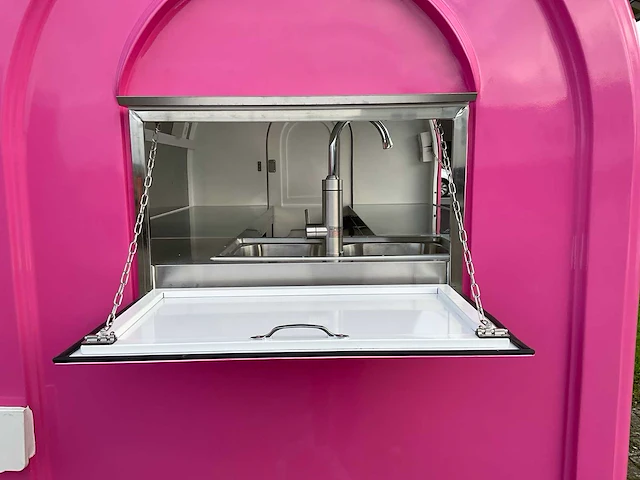 Novada - foodtrailer - afbeelding 37 van  37