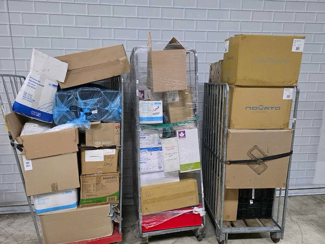 Novato, cmt, etc. - partij disposables - afbeelding 2 van  7