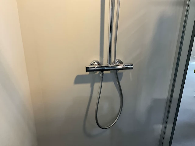Novellini, grohe douchecabine - afbeelding 2 van  5